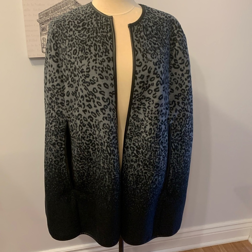 ESTUDIO Grey Leopard Print Ombré Cape size L / XL